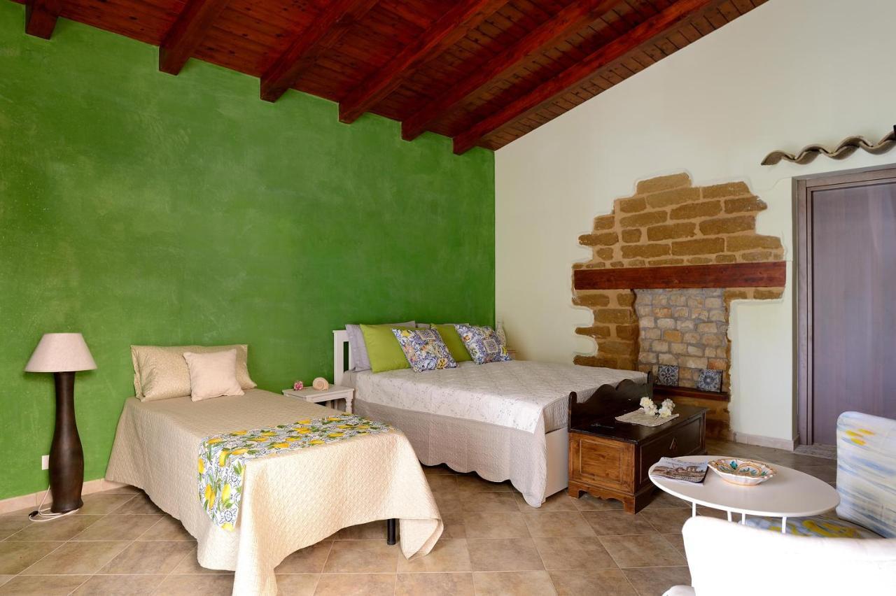 ポルト・エンペードクレ Lumie Di Sicilia Bed & Breakfast エクステリア 写真